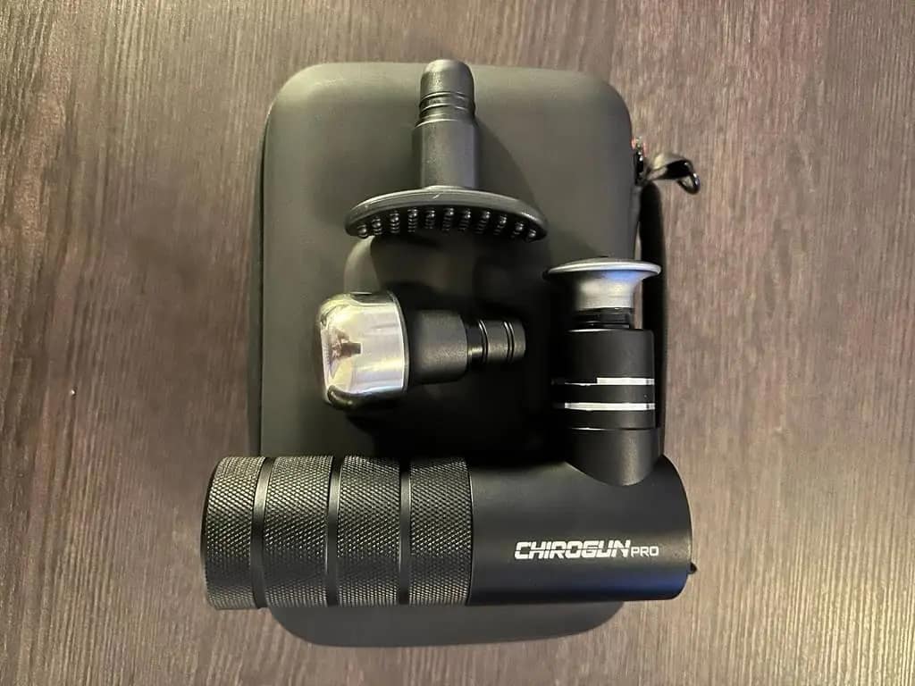 CHIROGUN Mini PRO: Massagepistole Test 2023. 8 Aufsätze & Tasche